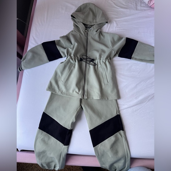 Girls Zara outfit - Picture 1 of 4